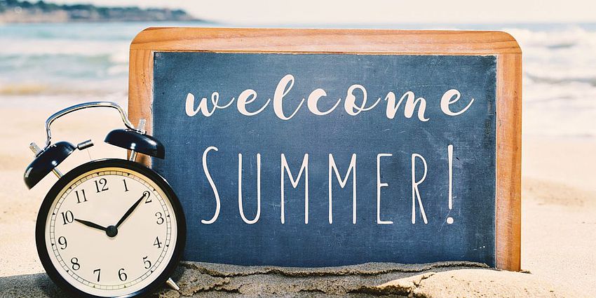 Welcome Summer Sign