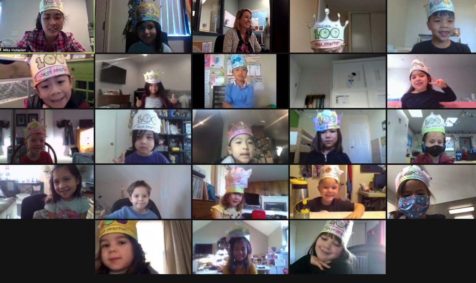 Kindergarten with their 100 days crowns